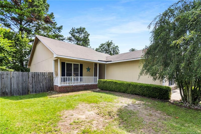 3820 Crusader Dr, Hope Mills, NC 28348