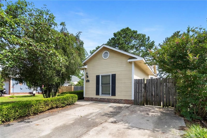 3820 Crusader Dr, Hope Mills, NC 28348