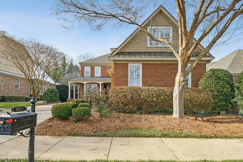 3821 Glen Iris Ln, Raleigh, NC 27612