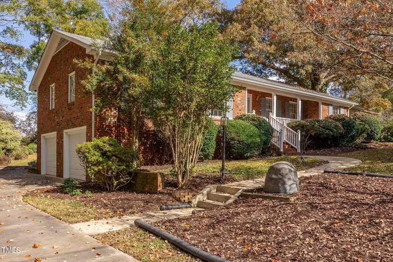 3821 Quail Run Ln, Burlington, NC 27215