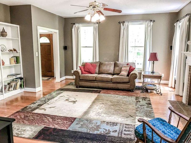 3821 Remington Rn, Hillsborough, NC 27278