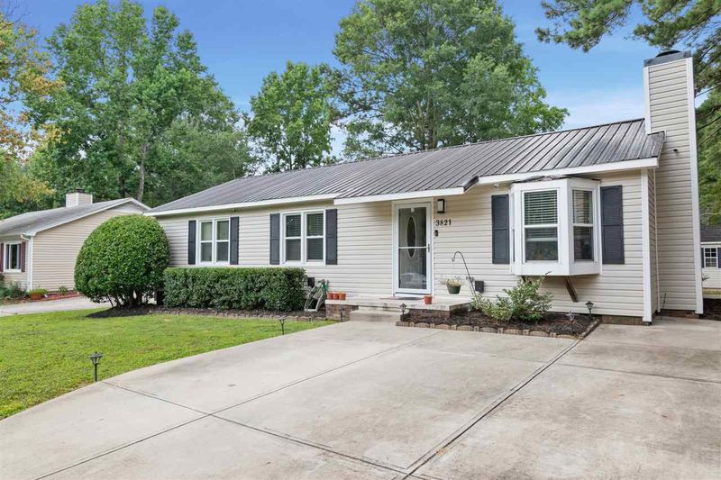 3821 Sue Ellen Dr, Raleigh, NC 27604