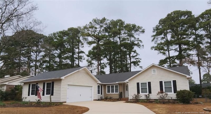 3824 Clearwater Dr, Fayetteville, NC 28311
