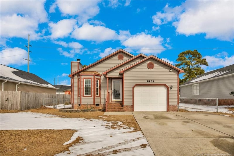 3824 Constance Rd, Hope Mills, NC 28348