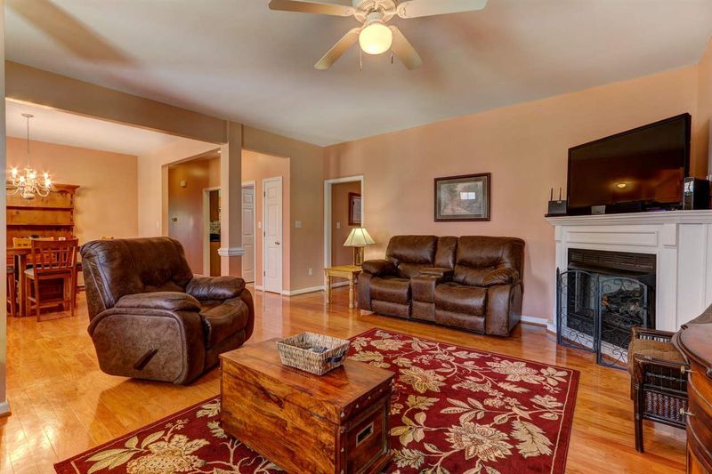 3824 Northrop Dr, Haw River, NC 27258
