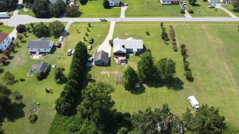 3825 Manor Dr, Clayton, NC 27520