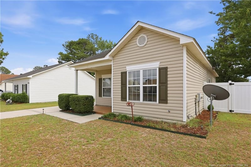 3827 Goforth Dr, Hope Mills, NC 28348
