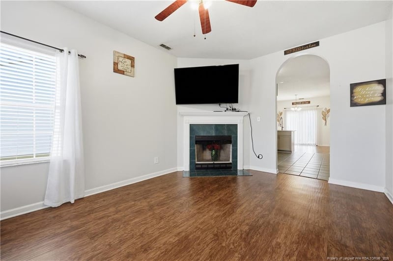 3827 Goforth Dr, Hope Mills, NC 28348