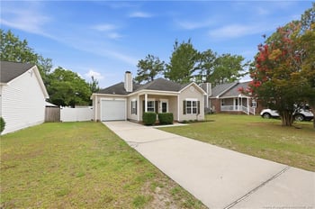 3827 Goforth Dr, Hope Mills, NC 28348