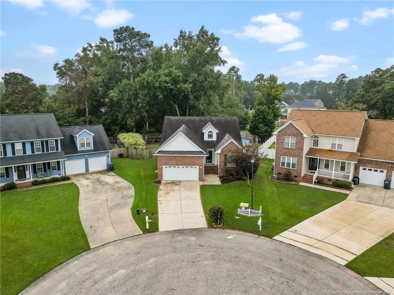 3827 Little John Ct, Fayetteville, NC 28306