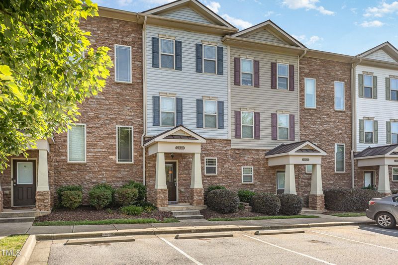 3828 Amelia Park Dr, Raleigh, NC 27606