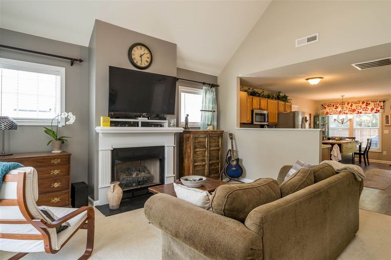 3829 Chokecherry Ln, Raleigh, NC 27616