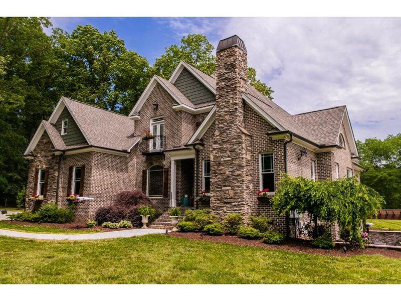 3829 Danieley Water Wheel Rd, Burlington, NC 27217