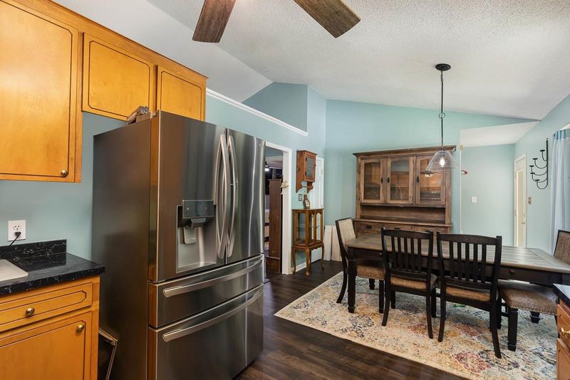 3830 Manor Dr, Clayton, NC 27520