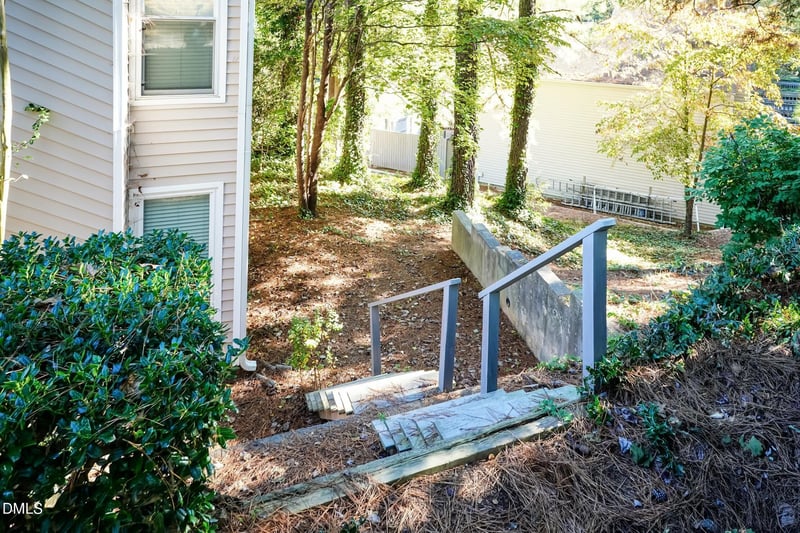 3830 Summerwood Ct, Raleigh, NC 27613