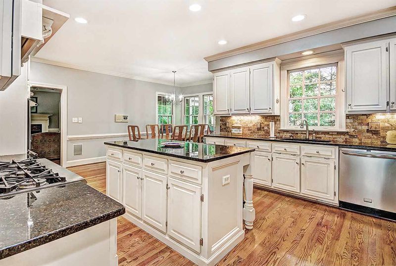 3830 Sweeten Creek Rd, Chapel Hill, NC 27514