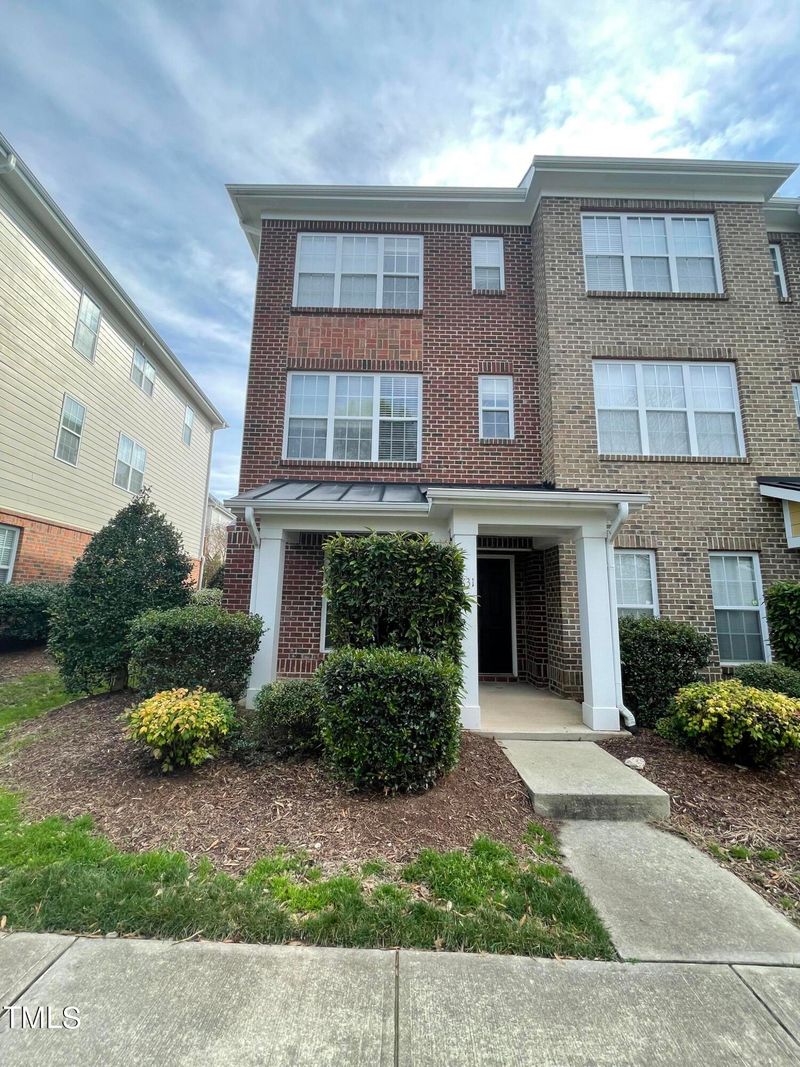 3831 Cary Glen Blvd, Cary, NC 27519