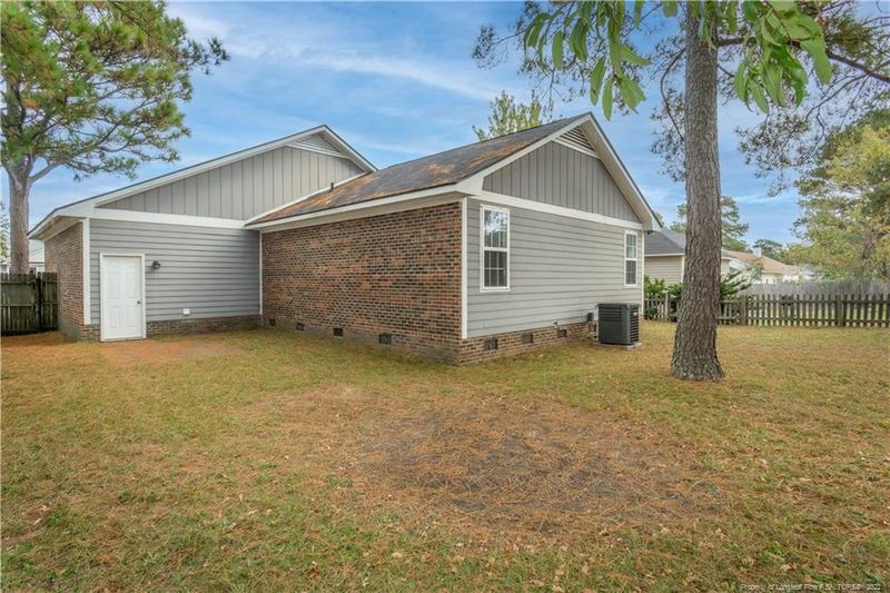 3831 Goforth Dr, Hope Mills, NC 28348