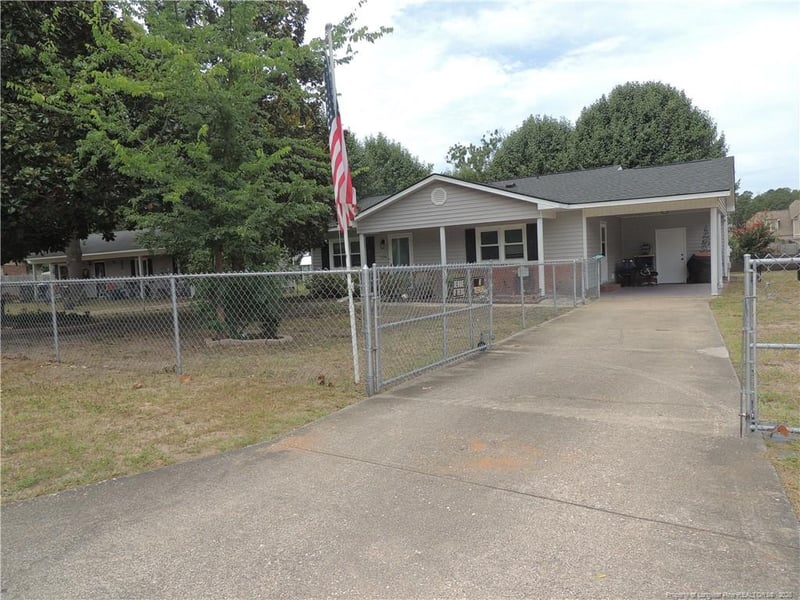 3831 Oak Haven Rd, Hope Mills, NC 28348
