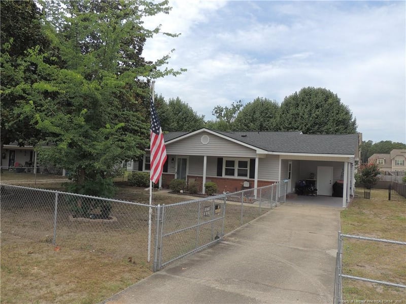 3831 Oak Haven Rd, Hope Mills, NC 28348