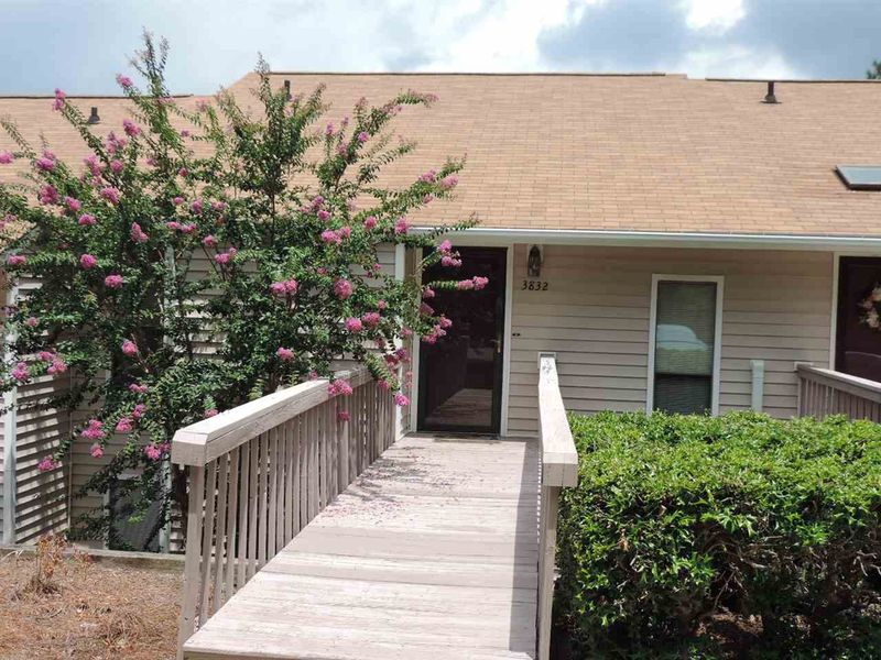 3832 Summerwood Ct, Raleigh, NC 27613