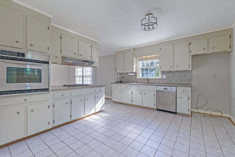 3832 S Us 401 Hw, Lillington, NC 27546