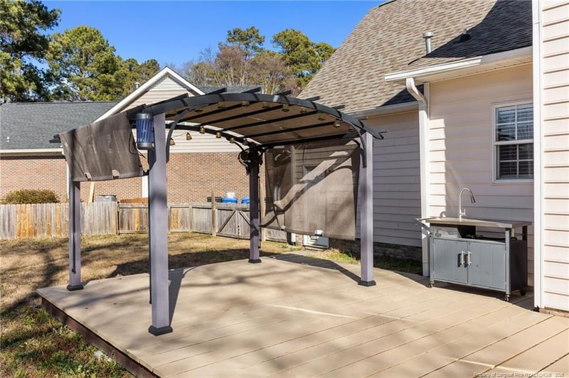 3833 Sunchase Dr, Fayetteville, NC 28306