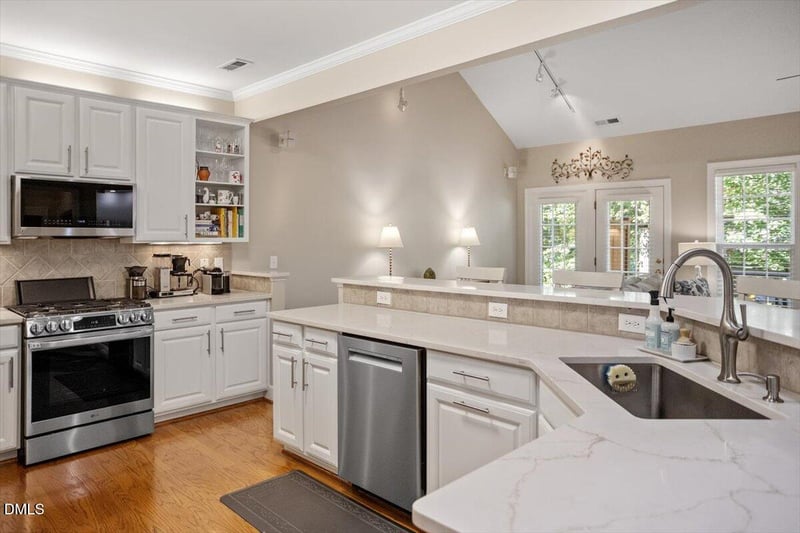 3835 Casey Leigh Ln, Raleigh, NC 27612