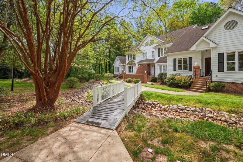 3838 Carnegie Ln, Raleigh, NC 27612