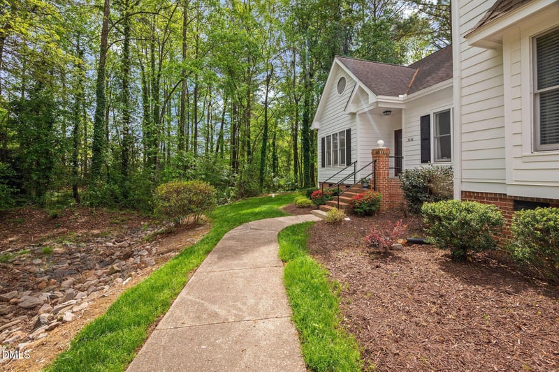 3838 Carnegie Ln, Raleigh, NC 27612