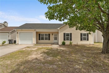3840 Goforth Dr, Hope Mills, NC 28348