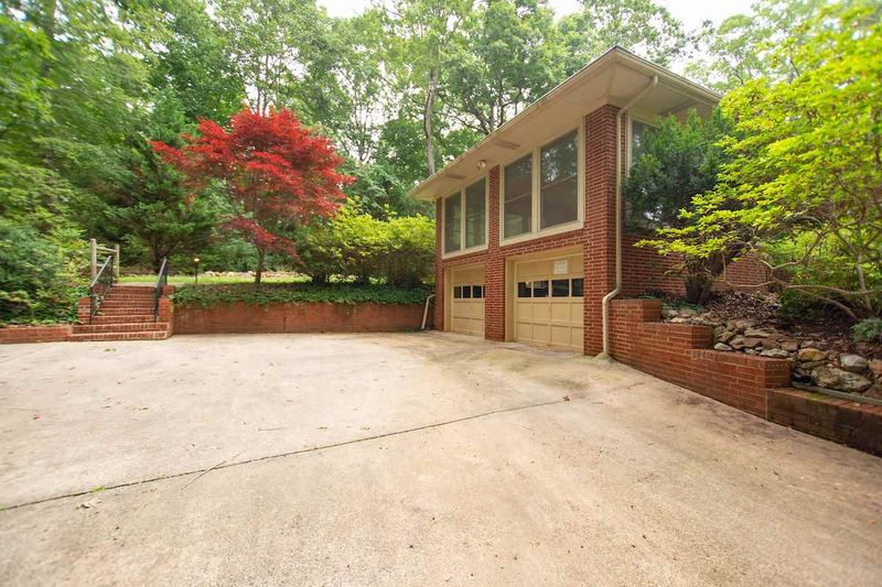 3840 Shoccoree Dr, Durham, NC 27705