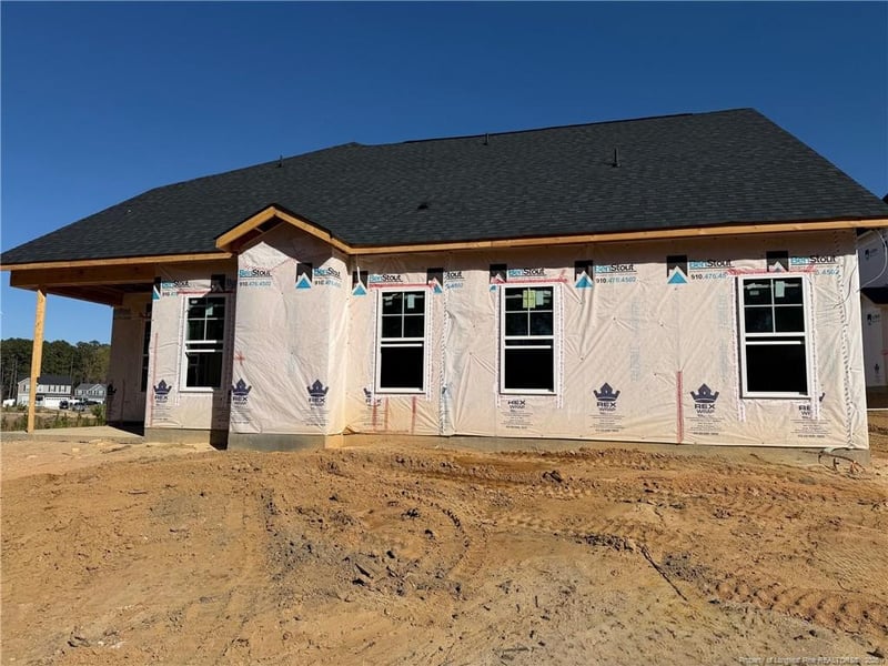 3845 Bankergate Ct, Fayetteville, NC 28311