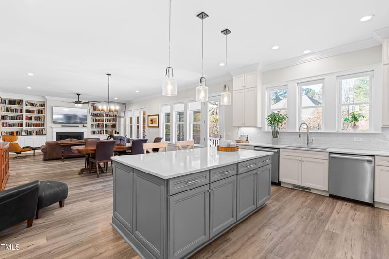 3847 Stoneridge Forest Dr, Raleigh, NC 27612