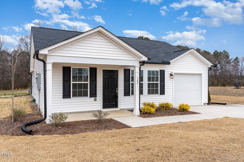 385 Dasu Dr, Clayton, NC 27520