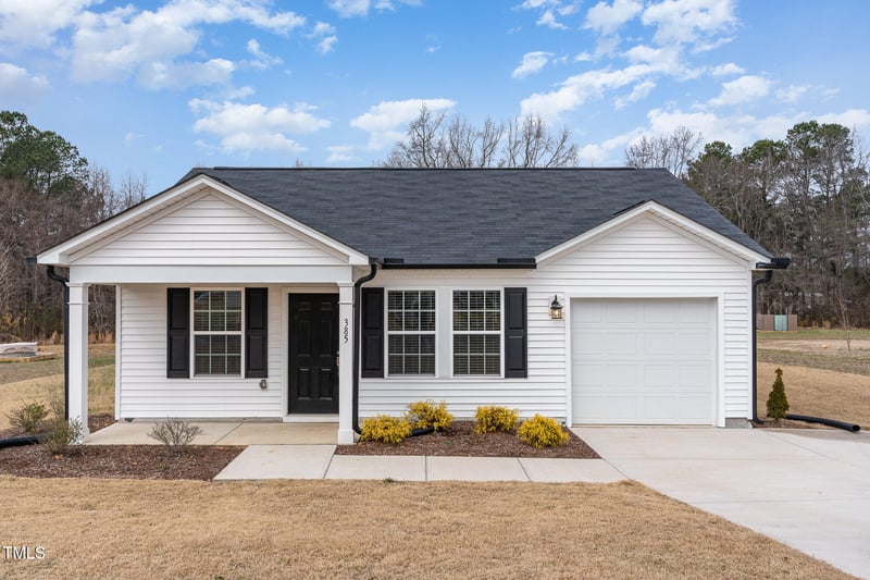 385 Dasu Dr, Clayton, NC 27520