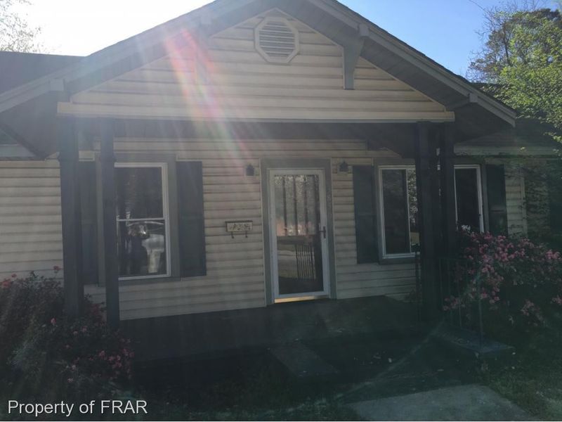 3850 S Main St, Hope Mills, NC 28348