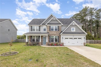 3850 Standardbred Dr, Hope Mills, NC 28348