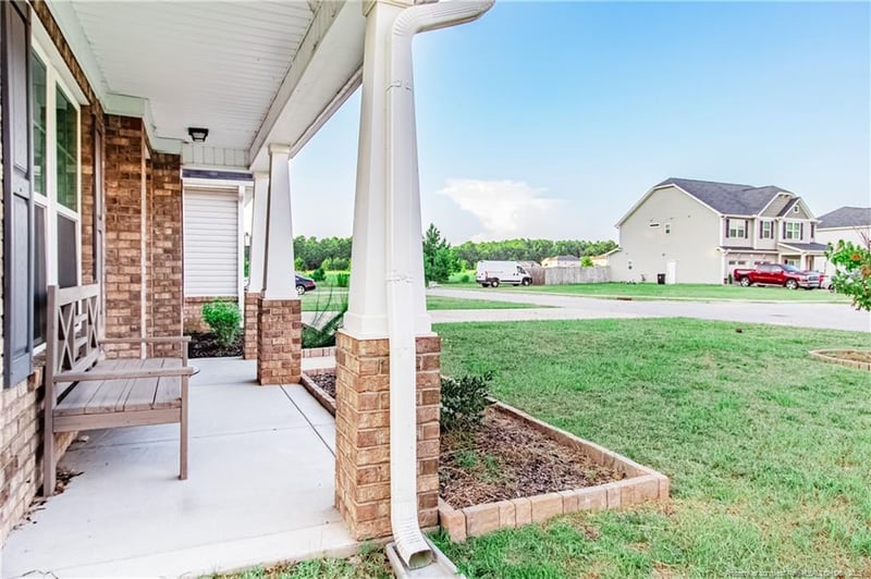 3850 Standardbred Dr, Hope Mills, NC 28348