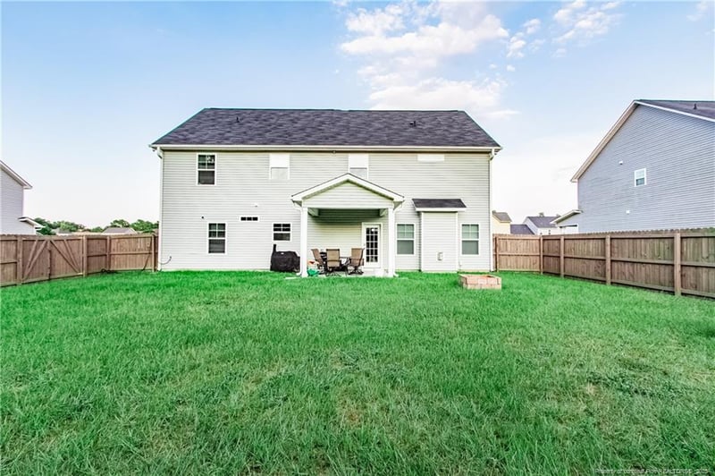 3850 Standardbred Dr, Hope Mills, NC 28348