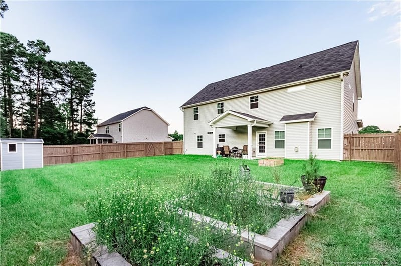 3850 Standardbred Dr, Hope Mills, NC 28348