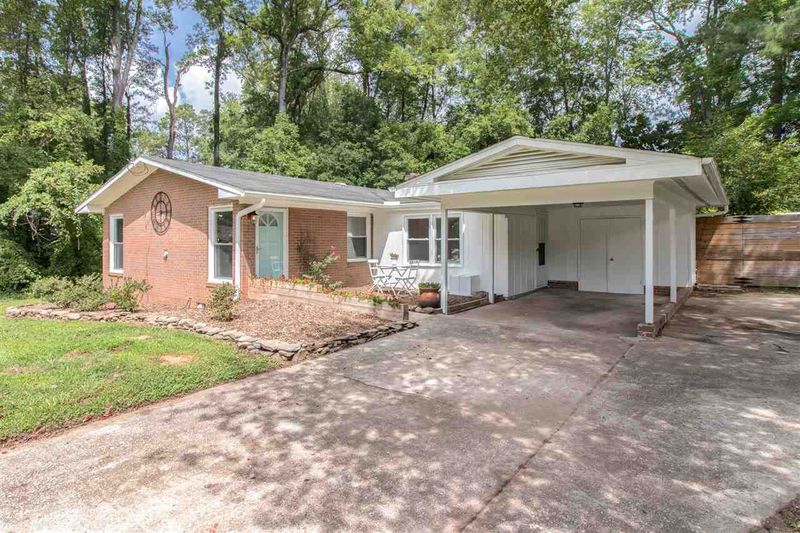 3850 Vesta Dr, Raleigh, NC 27603