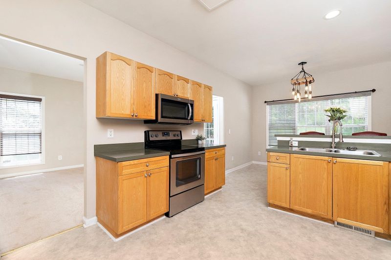 3855 Pin Oak Rd, Raleigh, NC 27604
