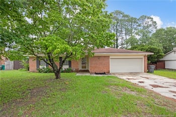 3855 Sturbridge Dr, Hope Mills, NC 28348