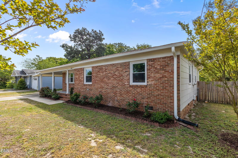 3857 Cumberland Rd, Fayetteville, NC 28306
