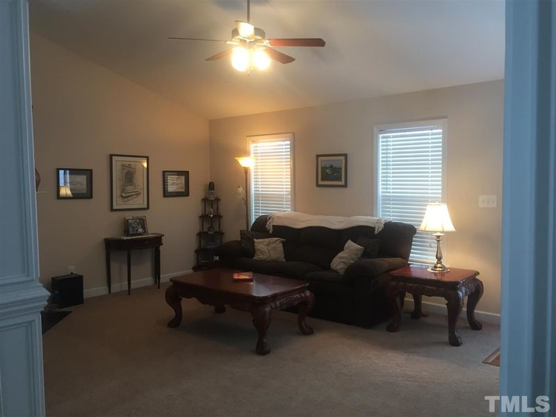386 Hunter Ln, Zebulon, NC 27597