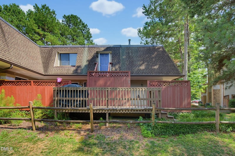 386 Summerwalk Cir, Chapel Hill, NC 27517