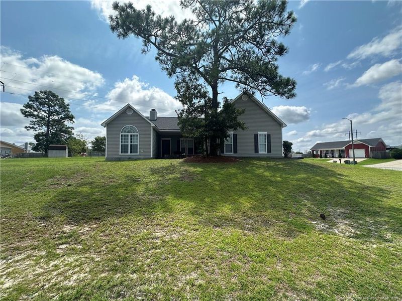 3860 Softwind Ln, Hope Mills, NC 28348