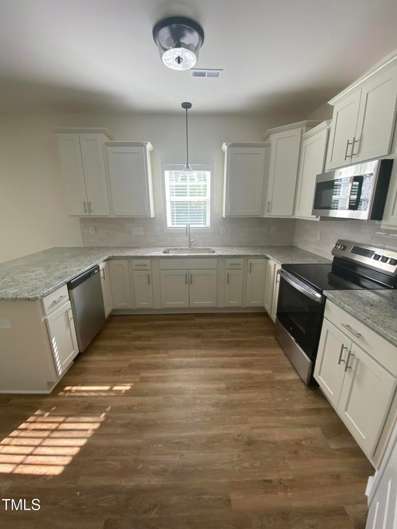 3862 Blackhills Rd, Fayetteville, NC 28311