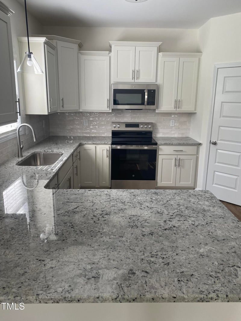 3862 Blackhills Rd, Fayetteville, NC 28311